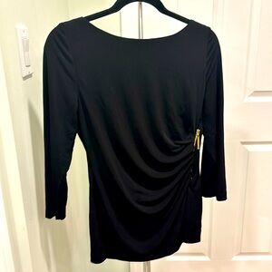 Essential Black shirt – sexy and sophisticated